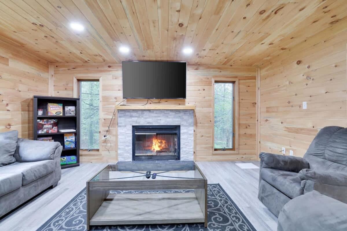 Relax In Blakeslee - Spacious 5Br Home With Bbq Экстерьер фото